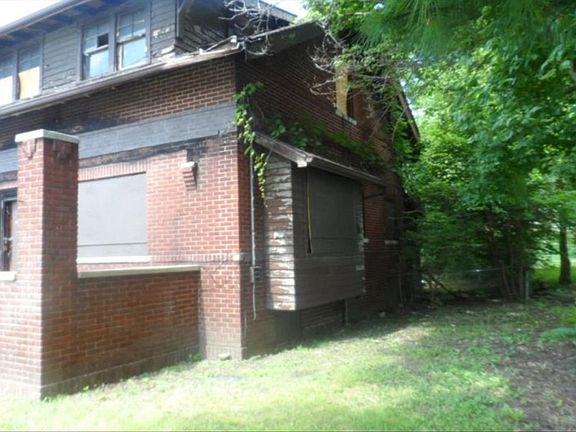 3rd image of 2335 Cleveland Ave