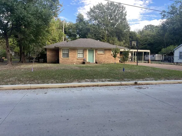 229 S 1st Ave, Cleveland, MS 38732