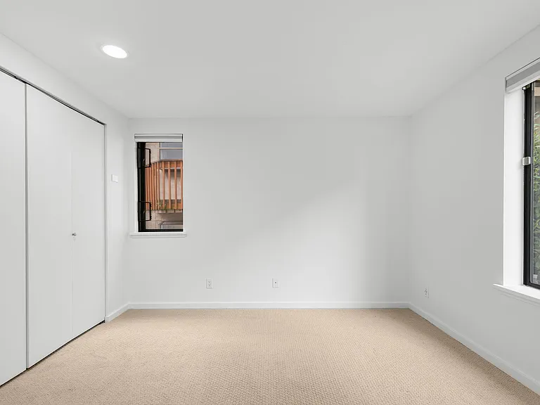 2048 13th Ave W #8 — Photo 31
