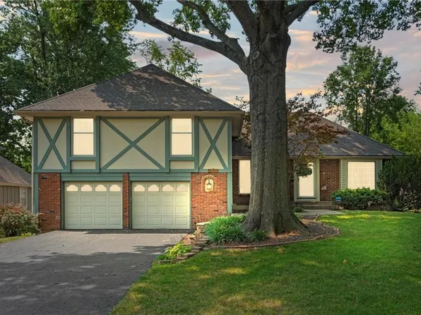 9139 W 92nd St, Overland Park, KS 66212