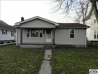 208 E Laurel St photo 1