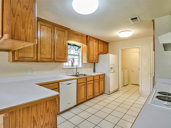 3rd image of 9305 S Longwood Dr