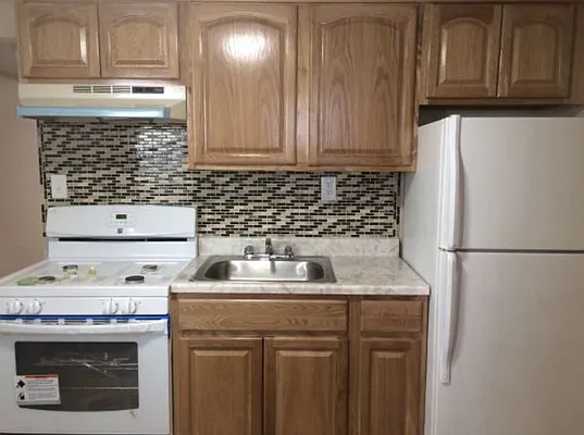 Rented by Amorelli Realty | media 7