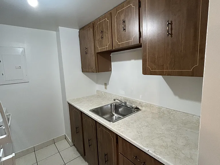 1157 Tower Rd — Photo 9