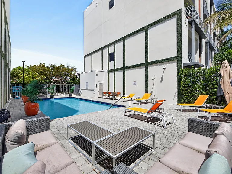 1044 NE 18th Ave #203 — Photo 46