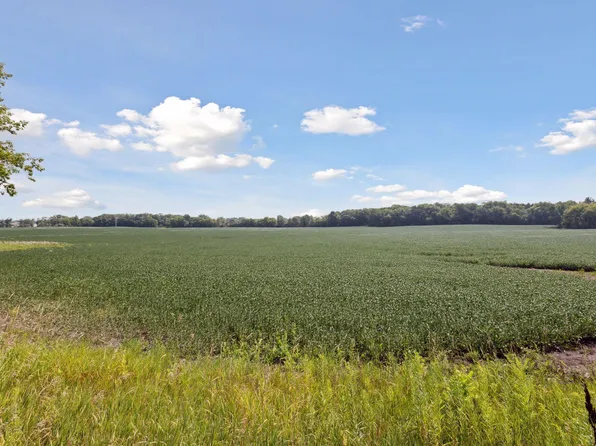 24X4 Holy Name Dr, Wayzata, MN 55391