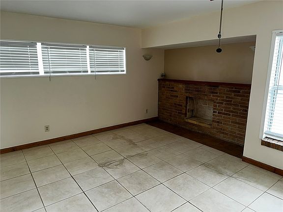 2nd image of 1611 Paseo Ave