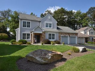 2410 S Ridge Pl, Hidden Valley, PA 15502