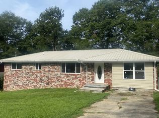 8475 Meadowbrook Dr, Douglasville, GA 30134