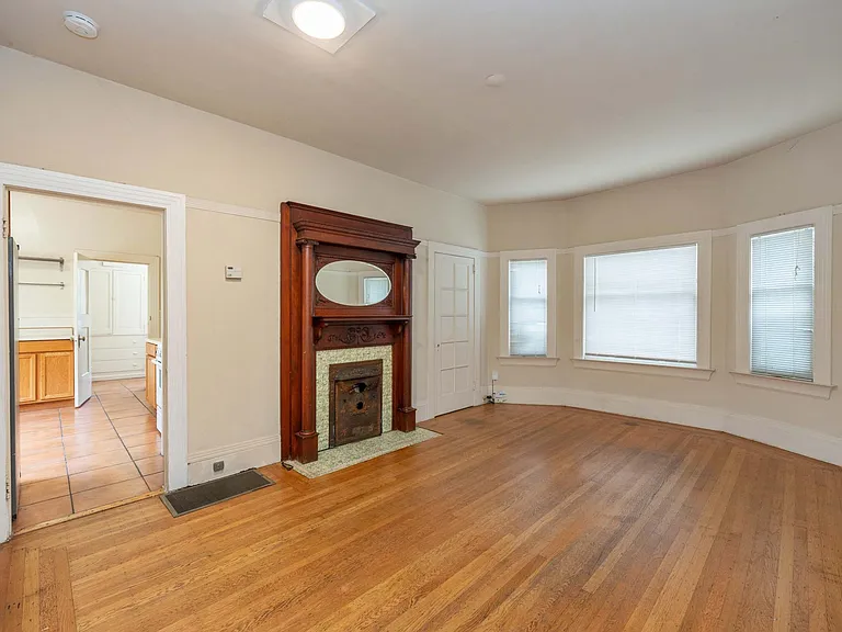 1913B Berkeley Way — Photo 9