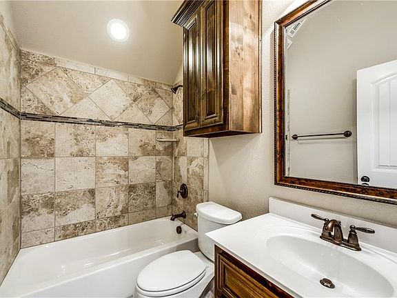 4th image of 1008 Olivia Dr