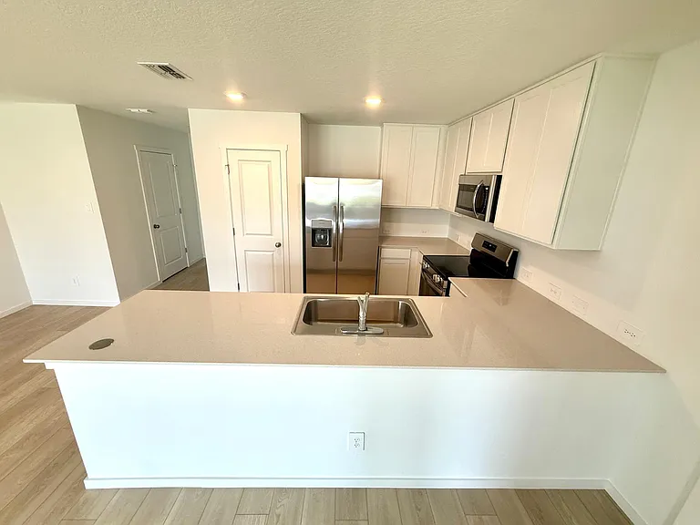 874 Lynx St — Photo 9