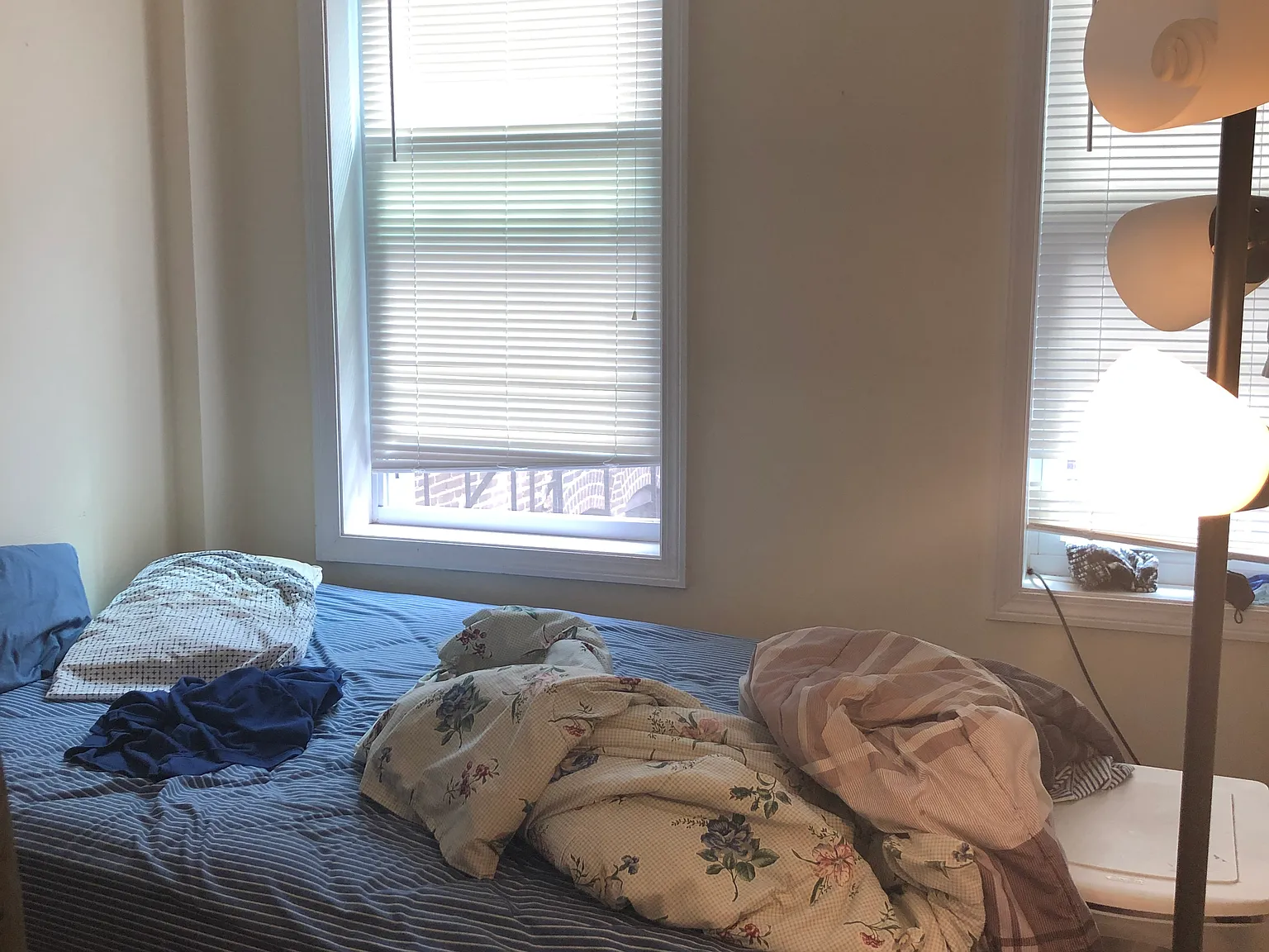 3 bed, 900 sqft, $5,200 — Photo 2