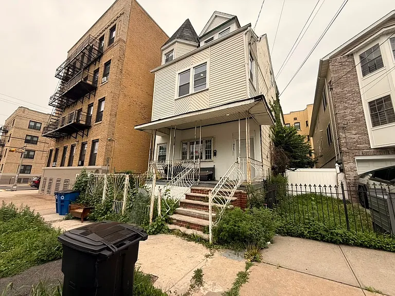 495 Clinton Ave #1 — Photo 5