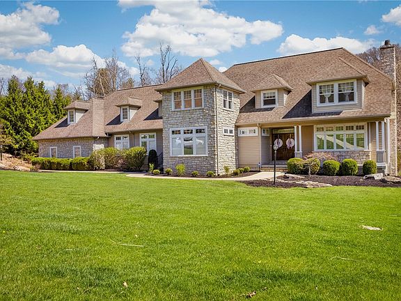 2nd image of 416 Hartwood Trl