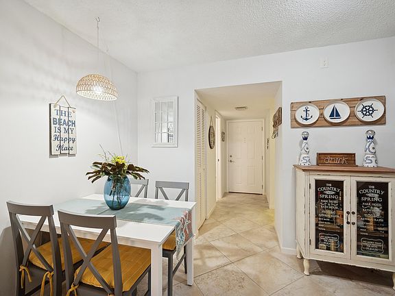 3rd image of 87 N Collier Blvd APT F6