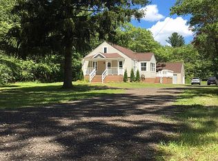390 E Sternberg Rd, Norton Shores, MI 49441