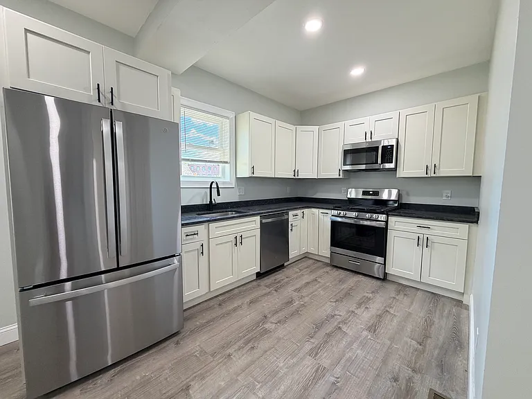 161 Cohannet St #2 — Photo 1