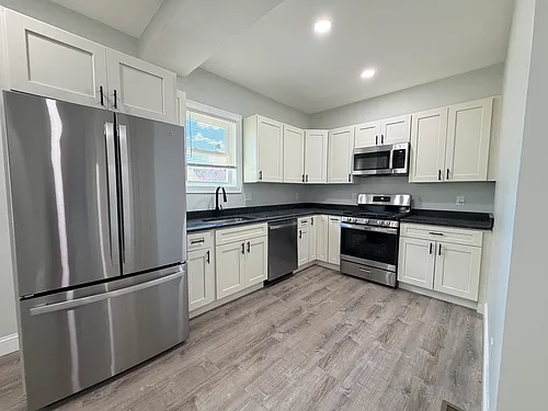 161 Cohannet St #2 Photo 1