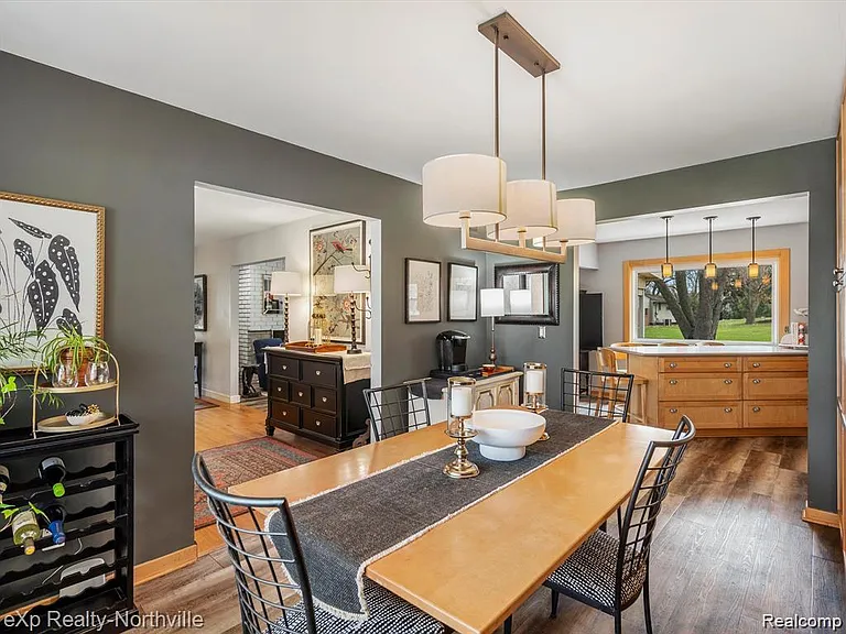 38205 Connaught Dr — Photo 10