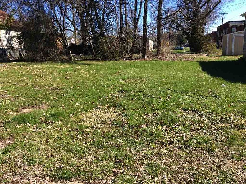 2nd image of 944 14th St