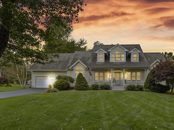 80 Sunflower Dr, Raynham, MA 02767