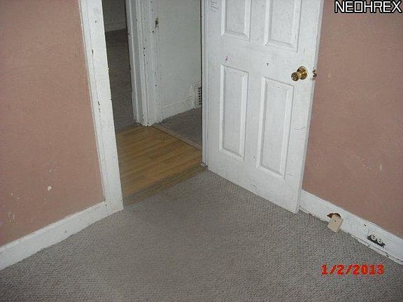 4th image of 3161 W 82nd St