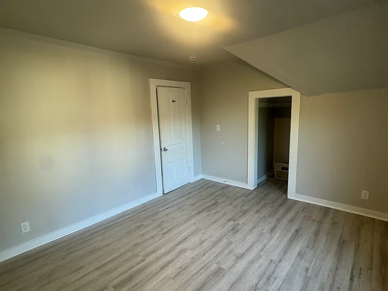 1302 Ogden Ave — Photo 32