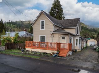191 NE Johnson St, Myrtle Creek, OR 97457