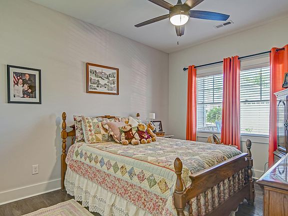 5th image of 89 Lockridge Ln