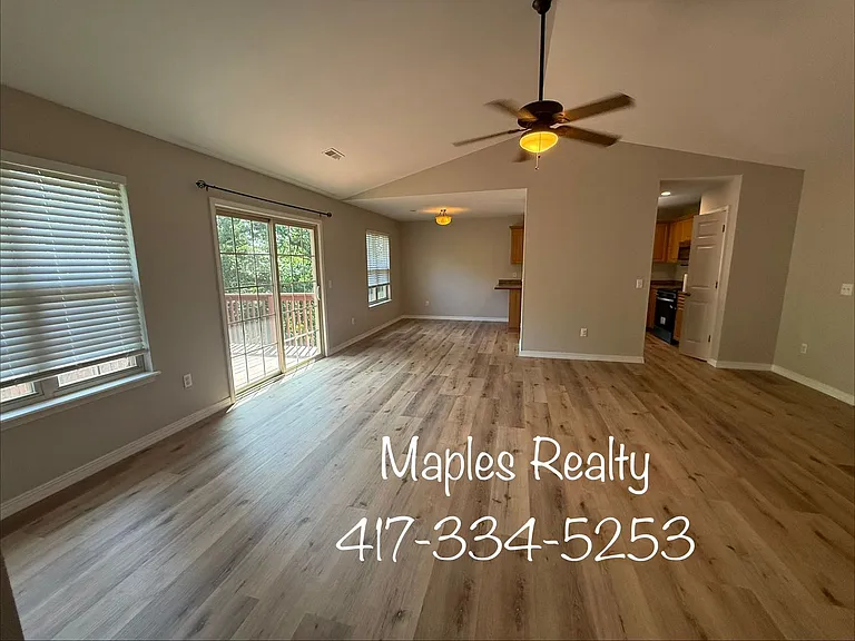 141 Scotch Pine Ct — Photo 16