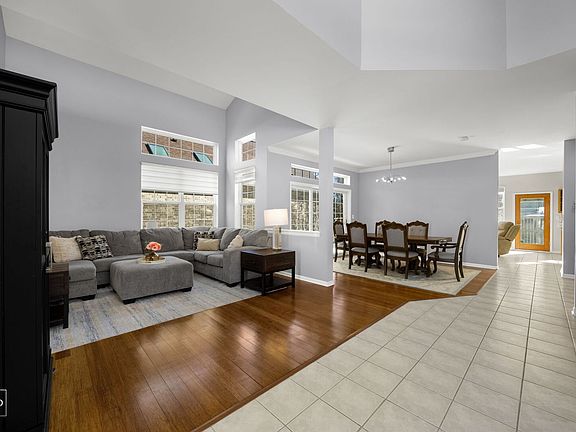 3rd image of 1107 Essex Dr