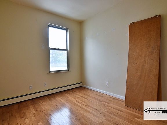 3rd image of 37-27 Crescent St #3B