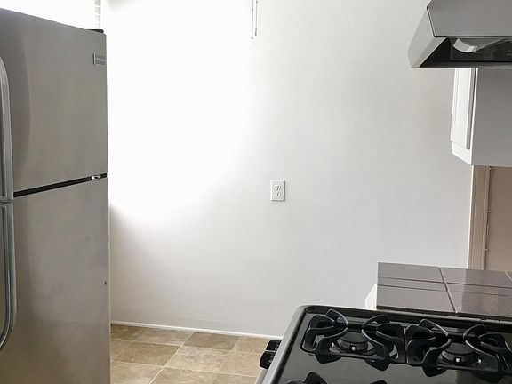 2nd image of 4524 Georgia St