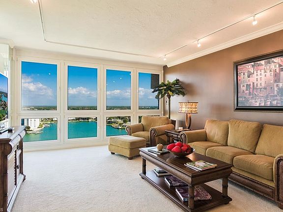 3rd image of 4031 Gulf Shore Blvd N APT 14D