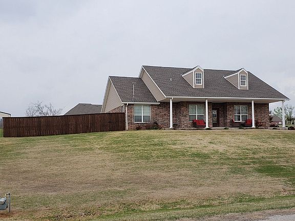 2nd image of 601 Chickasaw Springs Dr