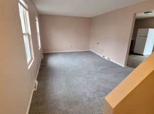 7 Fitzpatrick Ln, Chicopee, MA 01020