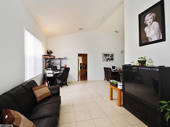 2nd image of 5816 Guenevere Ct