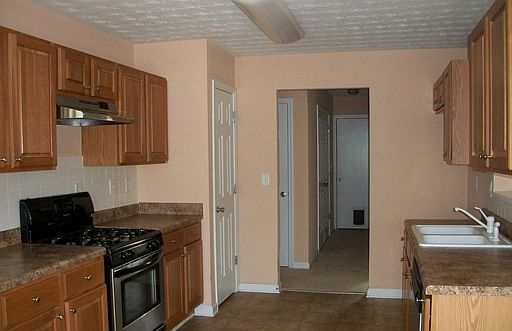 2nd image of 225 Shadowbrooke Cir