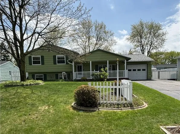 38 Bemis Way, Henrietta, NY 14467