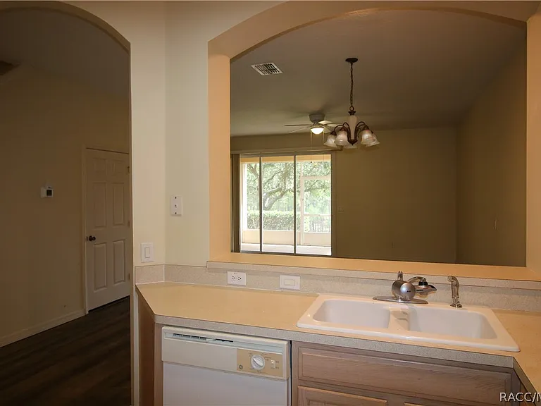 1600 W Spring Meadow Loop — Photo 10
