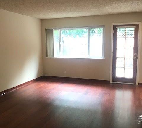 2nd image of 1463 Oak Grove Ave