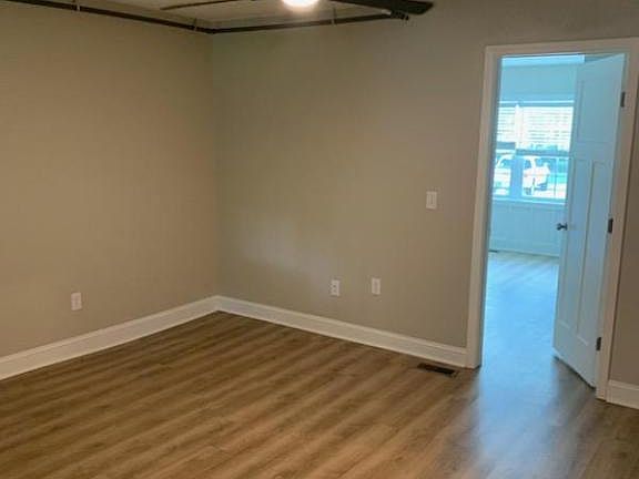 4th image of 214 S College St APT 5