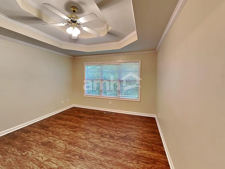 2058 Queensbury Dr — Photo 11
