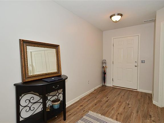 3rd image of 1711 Redbay Dr
