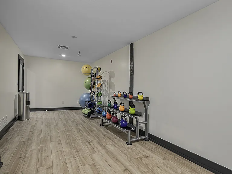 Kenilworth Apartments — Photo 43