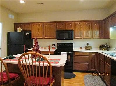 3rd image of 6967 Park Square Dr #84