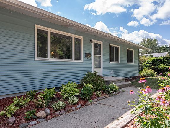 5th image of 627 Willow Ave