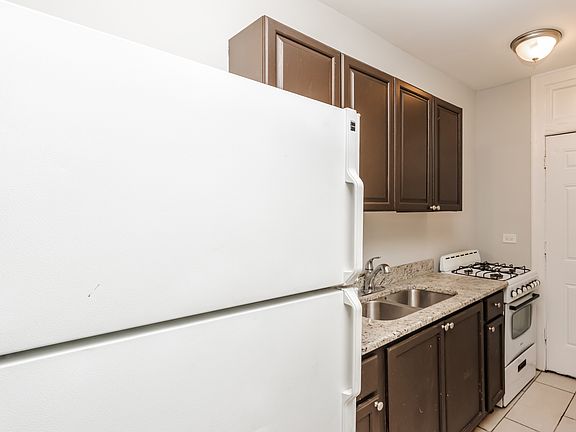 5th image of 6949 S Paxton Ave APT 2B