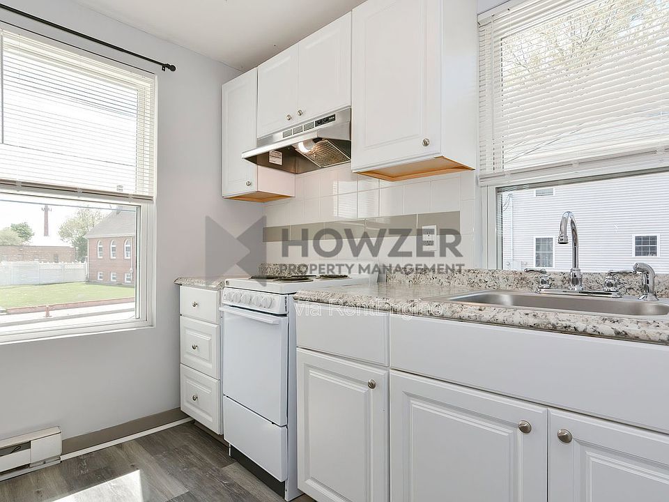 1st image of 121 Park St #127